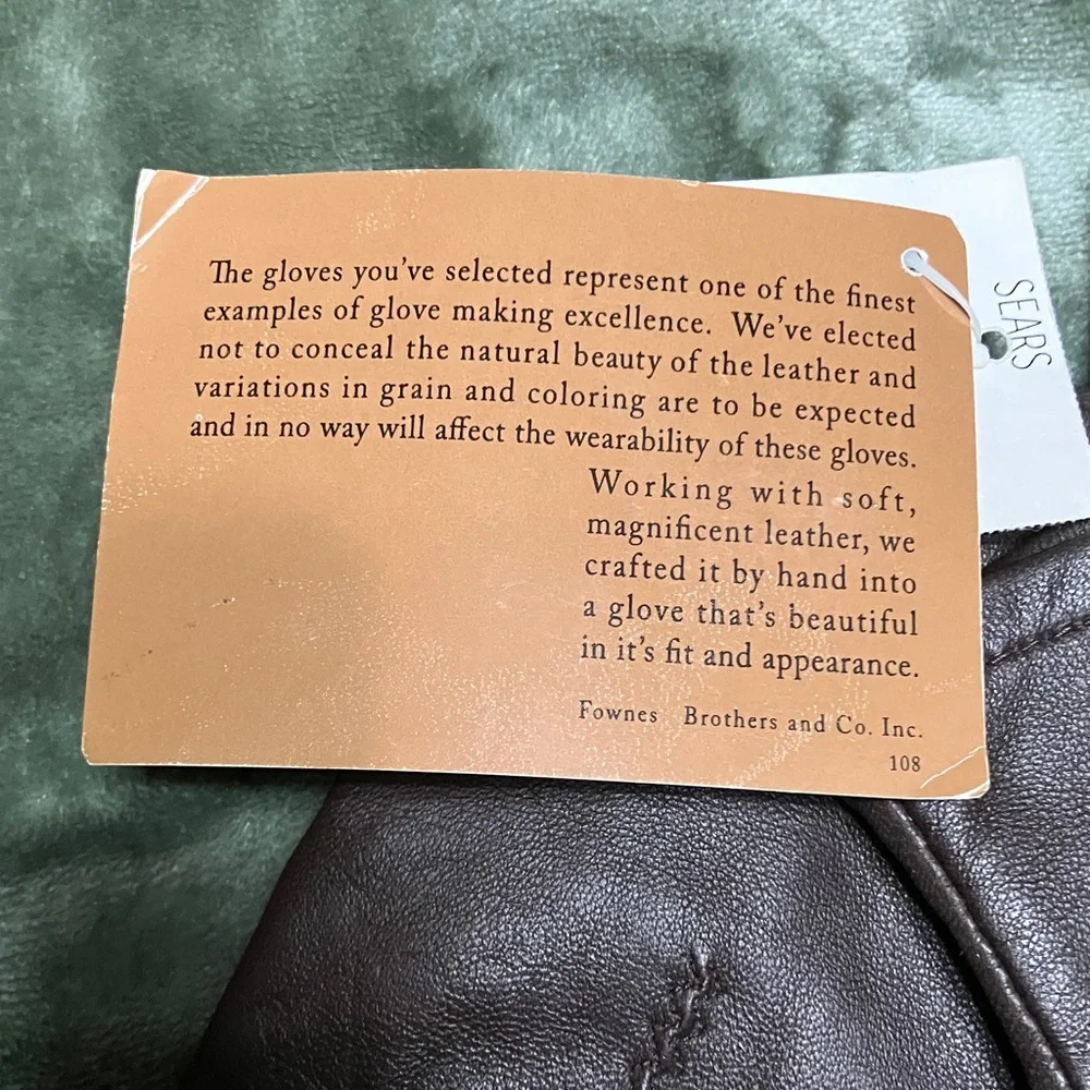 Women's vintage, genuine, leather fownes gloves